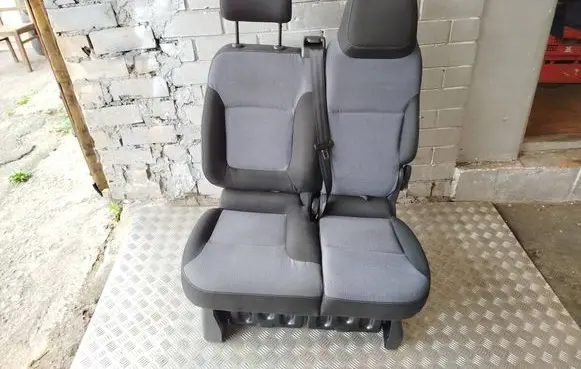 Opel Vivaro Front passenger seat 95517342