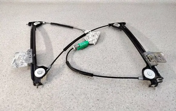 Mercedes-Benz SL R230 Front door window regulator with motor