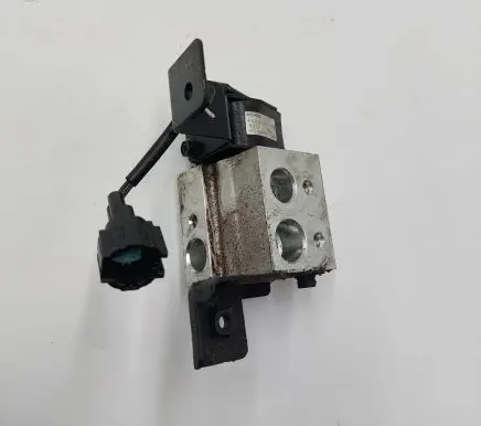 Nissan Leaf II (ZE1) Air conditioning (A/C) pressure sensor 4433101202