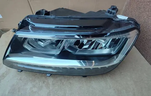 Volkswagen Tiguan Headlight/headlamp 5NB941035D 0301101231