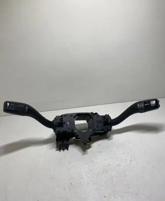 Wiper turn signal indicator stalk/switch