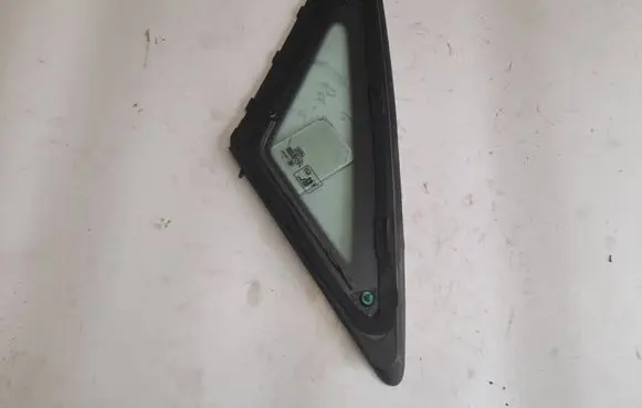 Audi A8 S8 D4 4H Rear side window 4H0845300