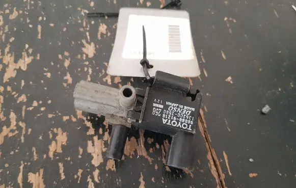 Toyota Corolla E120 E130 Turbo solenoid valve 9008091218