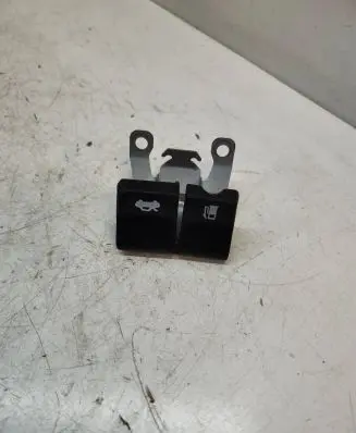 Nissan Qashqai Fuel cap release pull handle 