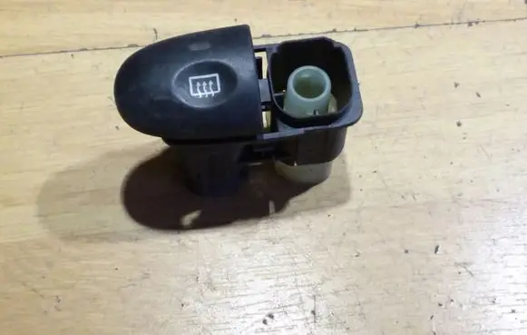 Ford Focus Windscreen/window heater switch 97BG18C621AC D3LOA