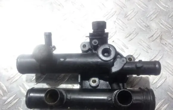 Renault Master II Engine coolant pipe/hose 8200262235 8200262236
