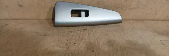 Toyota Corolla Verso E121 Rear door window switch trim 7427213040