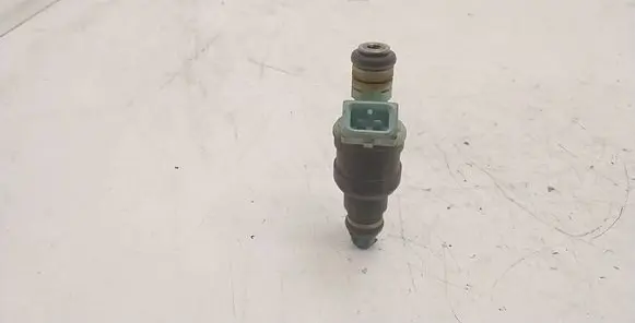BMW 5 E39 Fuel injector 0280150415