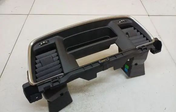 Peugeot 508 Dash center air vent grill