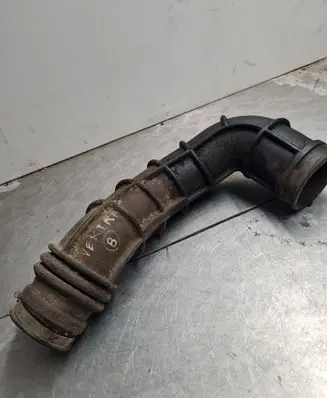 Opel Vectra B Air intake hose/pipe