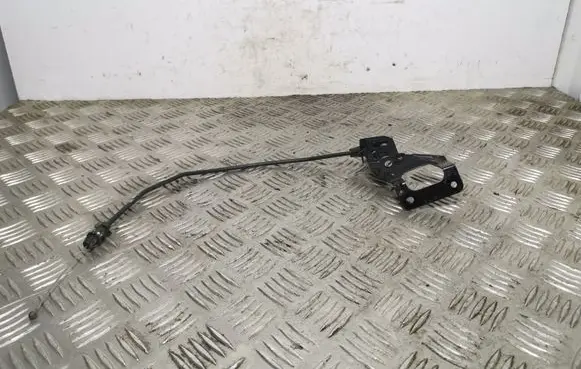 Engine bonnet (hood) release handle