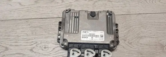 Ford Focus Engine control unit/module 8m5112a650xc