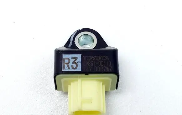 Toyota Yaris XP210 Airbag deployment crash/impact sensor 898310D110