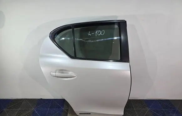 Lexus CT 200H Rear door PAINTCODE077