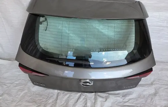 Opel Astra K Tailgate/trunk/boot lid 