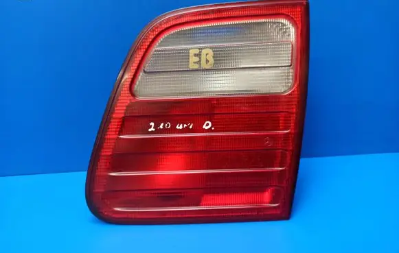 Mercedes-Benz E W210 Tailgate rear/tail lights A2108202464 198502 3267
