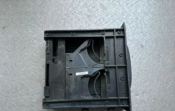 Cup holder front