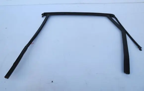 Volvo S90, V90 Rubber seal rear door window/glass 31854175