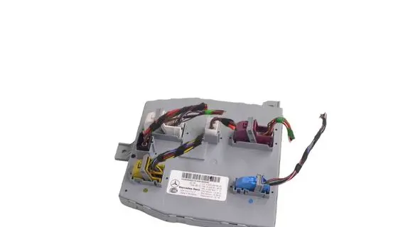 Mercedes-Benz C W205 Central body control module A2059013904 A2059006822