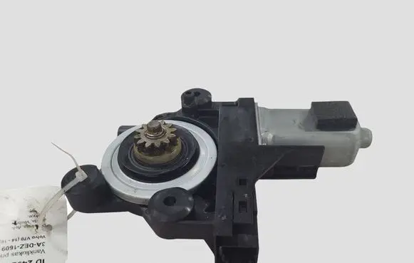 Volvo V70 Front door window regulator motor 970714102 140525