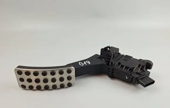 Mercedes-Benz GLB X247 Accelerator throttle pedal A1773001900