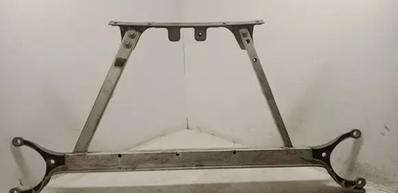 Audi A8 S8 D3 4E Engine mounting bracket 4E0805253E1