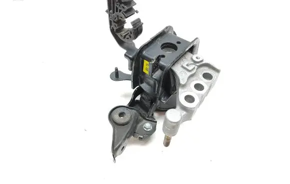 Toyota RAV 4 (XA50) Engine mount bracket K2010210
