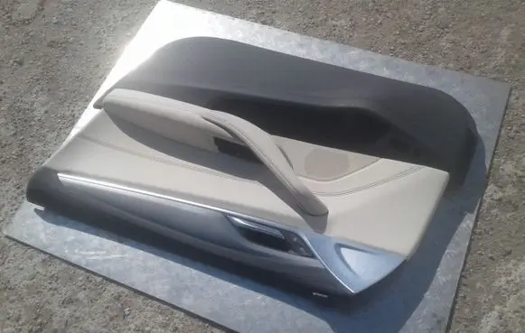 BMW 5 G30 G31 Front door card panel trim
