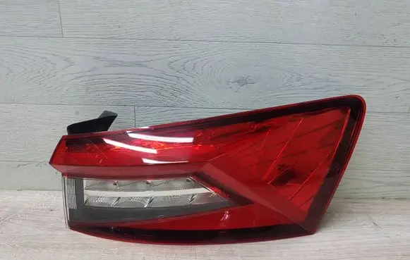 Rear/tail lights