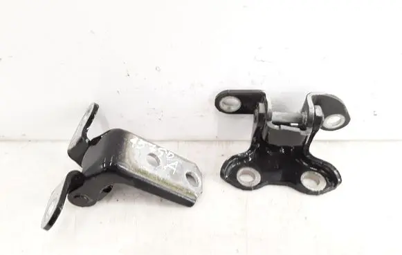 Toyota Avensis T270 Rear door hinge set 