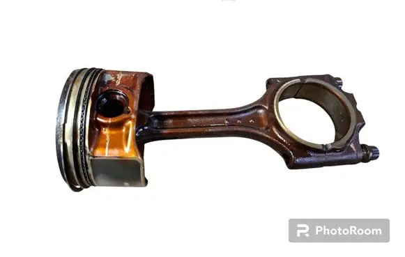 Volvo XC90 Piston with connecting rod