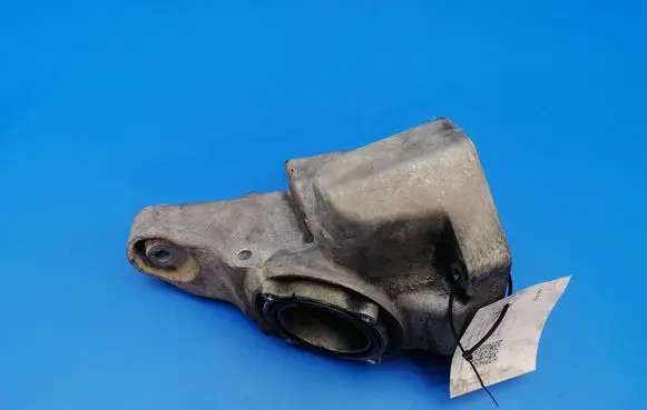 Mercedes-Benz C W204 Engine mounting bracket A6462230604