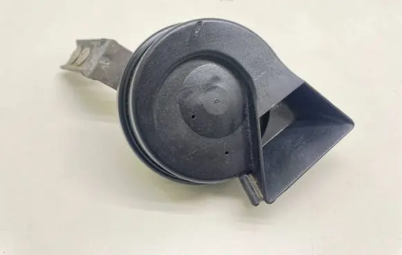 Audi A4 S4 B7 8E 8H Horn signal 007728 E1000233 A28657625