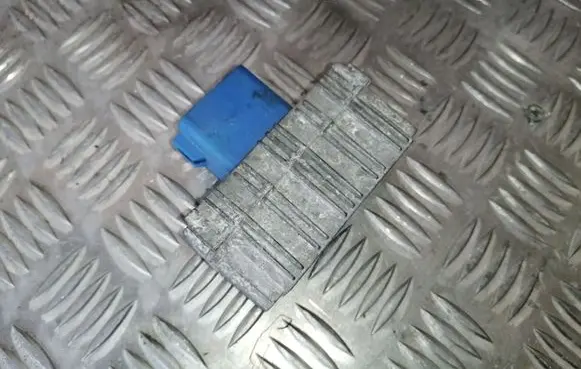 Opel Zafira B Glow plug pre-heat relay 55353011 51299014B