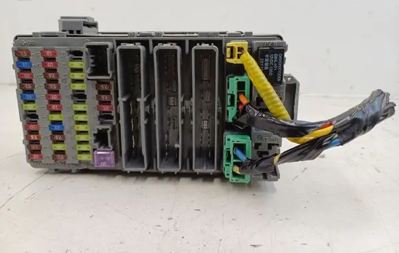 Honda CR-V Fuse module 071128SWAE621 38200SWA
