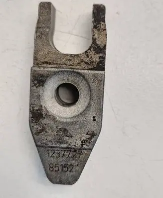 Opel Insignia B Fuel Injector clamp holder 85152 1237727
