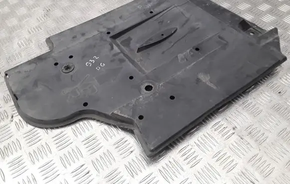 Toyota Auris E180 Rear bumper underbody cover/under tray 5816702060
