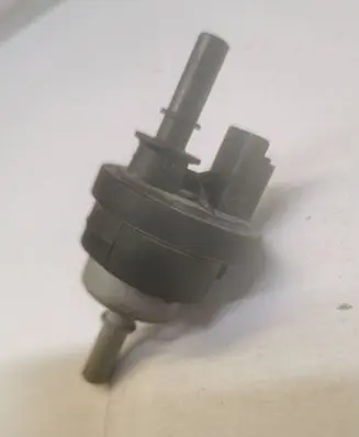 Renault Clio IV Vacuum valve 269546045