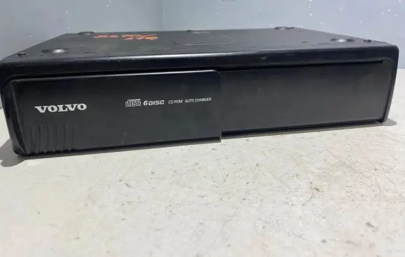 Volvo V70 CD/DVD changer 8651018 14235048
