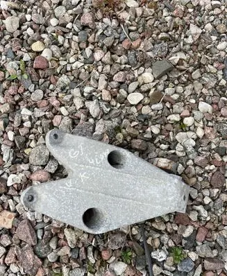 BMW 5 GT F07 Engine mounting bracket 6781227