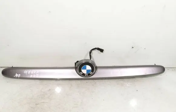 BMW 3 E46 Trunk door license plate light bar 