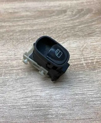 Mercedes-Benz C W203 Electric window control switch A2038200210 501807