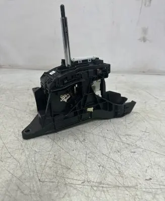 Lexus ES 250 - 300 - 330 Gear shifter/selector 75G651