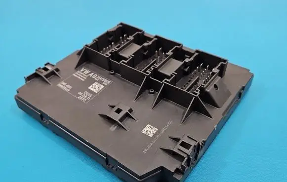 Volkswagen PASSAT B7 Central body control module 3AA937087E IMPRK1579857