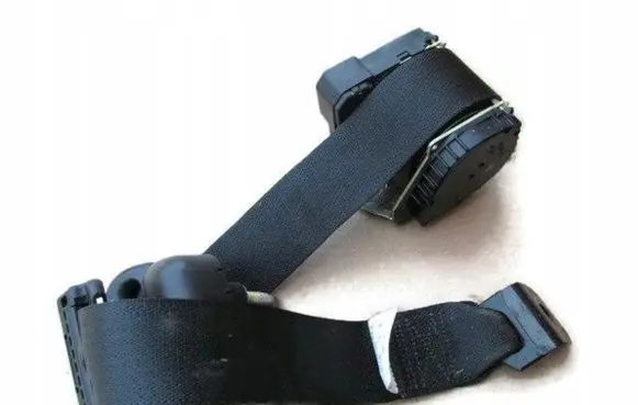 Jeep Cherokee III KJ Rear seatbelt