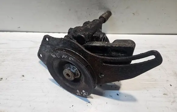 Renault 25 Power steering pump 7834715