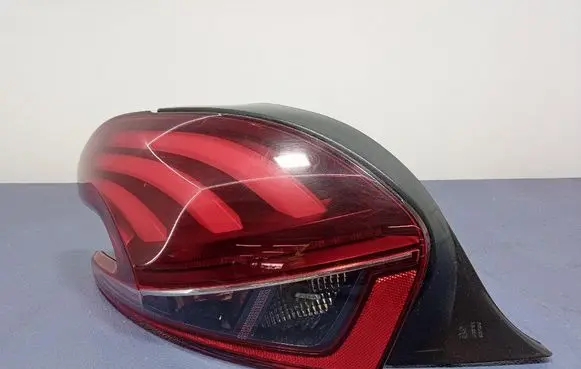 Peugeot 208 I Rear/tail lights 9825601280
