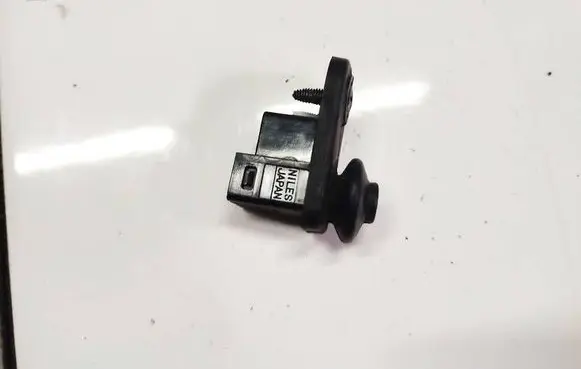 Mitsubishi Grandis Front door sensor 
