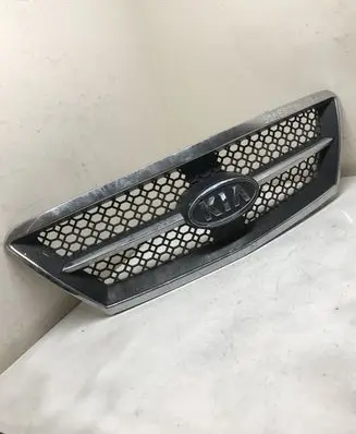 KIA Sorento Front bumper upper radiator grill