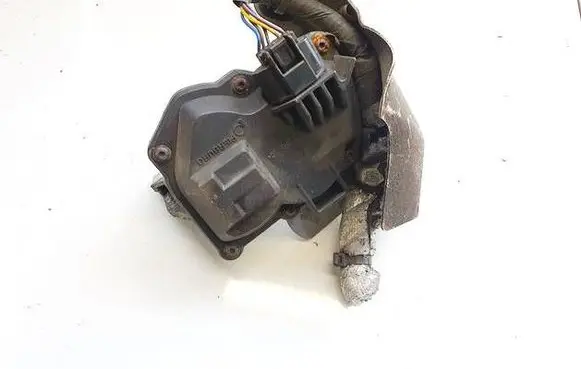 Nissan Juke I F15 EGR valve 50885503 07914e1016